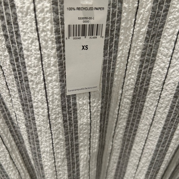 NWT Banana Republic Factory Shirt Size XS - Picture 2 of 4